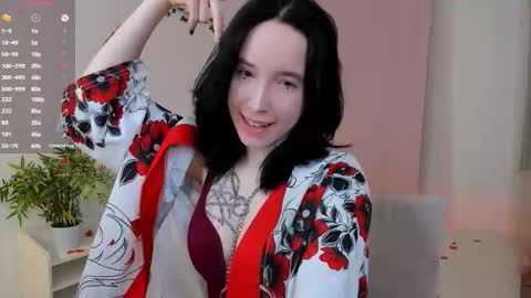 Snapshot of lilithlunna chatting on 10.19.25 Lilith online show from 10.19.25