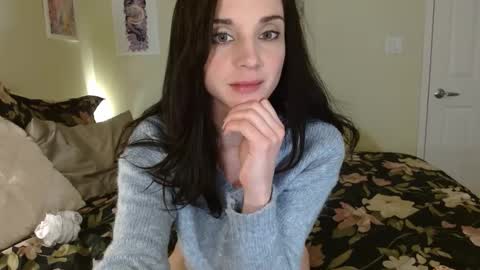 Snapshot of lillian_rose chatting on 01.17.25 Lillian Rose online show from 01.17.25