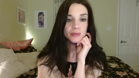 Snapshot of lillian_rose chatting on 01.20.25 Lillian Rose online show from 01.20.25