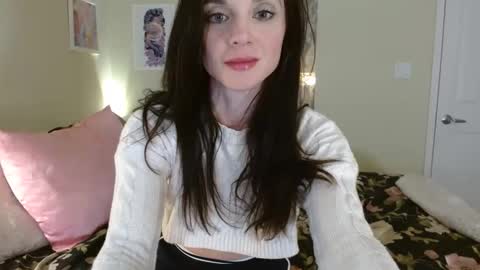 Snapshot of lillian_rose chatting on 02.26.25 Lillian Rose online show from 02.26.25
