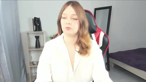 Snapshot of lilly_pretty_love chatting on 02.10.25 Lilly online show from 02.10.25