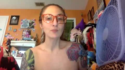 hi guys im back on here 3 online show from 11.19.25