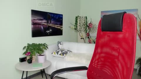 Lily online show from 11.14.25