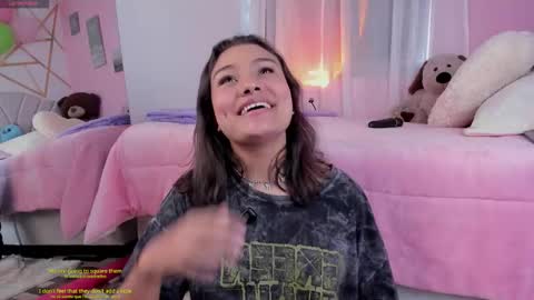 Snapshot of lily_fox1 chatting on 09.24.25 Lily online show from 09.24.25