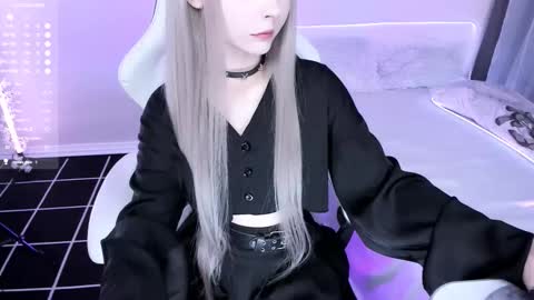 Snapshot of lily_weep chatting on 09.09.25 Lily online show from 09.09.25