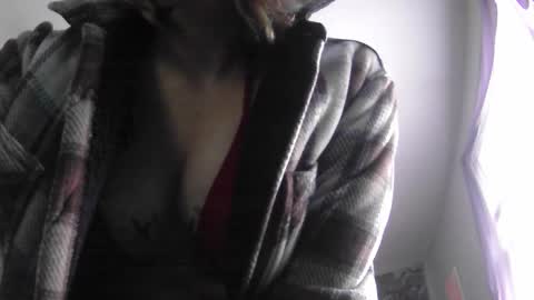 Snapshot of lilybvixen chatting on 10.12.25 lilybvixen online show from 10.12.25