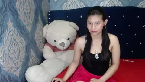Snapshot of lilyevansxx chatting on 02.17.25 Lily online show from 02.17.25