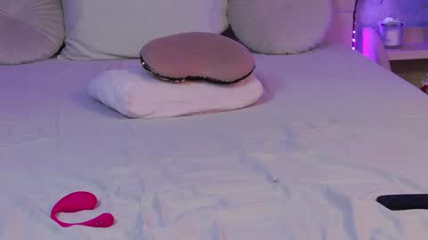Snapshot of lilyrose_ chatting on 12.14.24 online show from 12.14.24