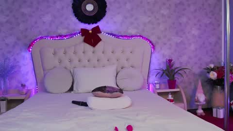 Snapshot of lilyrose_ chatting on 12.22.24 online show from 12.22.24