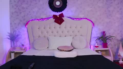 Snapshot of lilyrose_ chatting on 12.24.24 online show from 12.24.24