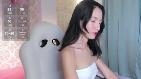 Snapshot of lilythea_ chatting on 09.17.25 lilythea_ online show from 09.17.25