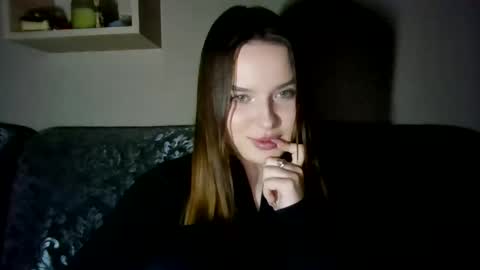 Snapshot of lilyygray chatting on 10.24.25 LilyyGray online show from 10.24.25