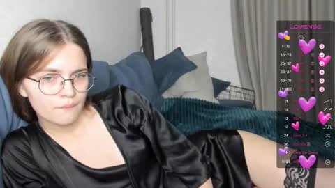 Snapshot of lina_hall chatting on 01.07.25 lina hall online show from 01.07.25