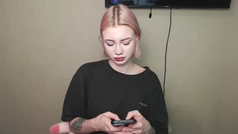 Snapshot of linacute52 chatting on 10.15.25 linacute52 online show from 10.15.25