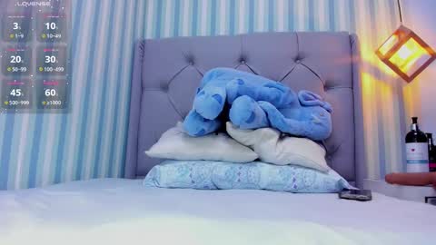 L I N A  online show from 01.30.25