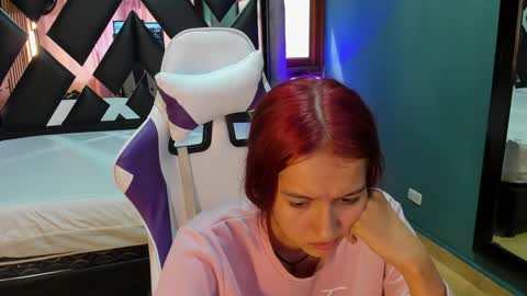 Snapshot of linda4petite chatting on 12.17.24 Linda online show from 12.17.24
