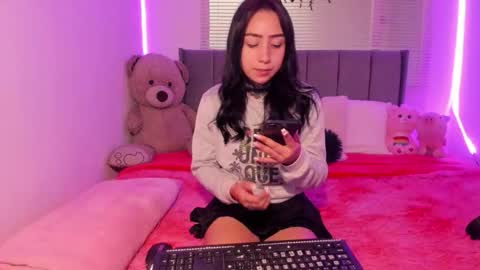 Snapshot of linda_milleer_ chatting on 09.28.25 Lindaa maria online show from 09.28.25