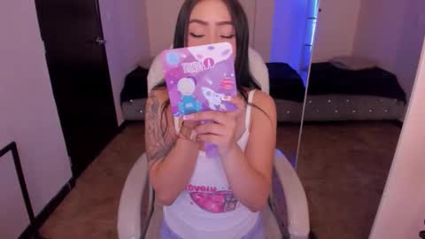 Snapshot of linda_milleer_ chatting on 10.09.25 Lindaa maria online show from 10.09.25