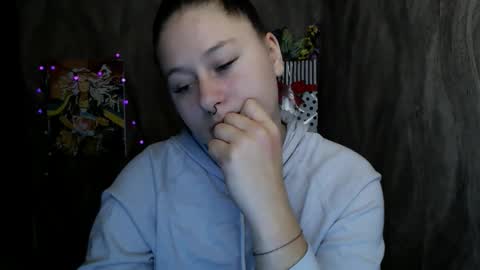 Snapshot of linda_s_ chatting on 11.11.25 Linda online show from 11.11.25