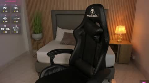 L I N D A online show from 01.22.25