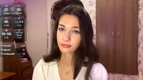 Snapshot of lindabirk chatting on 11.19.25 Grace online show from 11.19.25