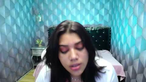Snapshot of lindabreexlove chatting on 12.18.24 online show from 12.18.24