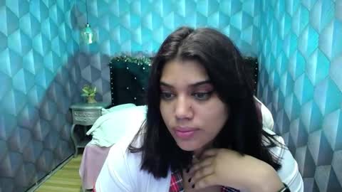 Snapshot of lindabreexlove chatting on 12.18.24 online show from 12.18.24