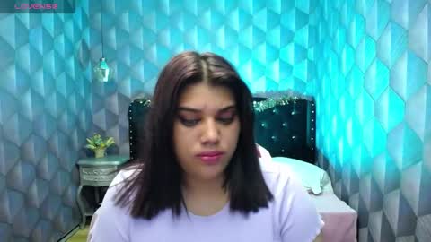 Snapshot of lindabreexlove chatting on 12.29.24 online show from 12.29.24
