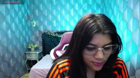 Snapshot of lindabreexlove chatting on 12.30.24 online show from 12.30.24