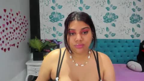 Snapshot of lindabreexlove chatting on 01.19.25 online show from 01.19.25