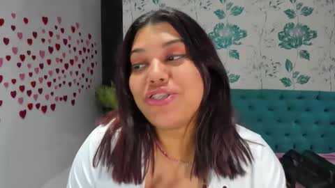 Snapshot of lindabreexlove chatting on 01.22.25 online show from 01.22.25