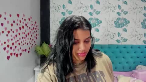 Snapshot of lindabreexlove chatting on 02.06.25 online show from 02.06.25