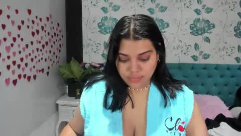 Snapshot of lindabreexlove chatting on 02.18.25 online show from 02.18.25