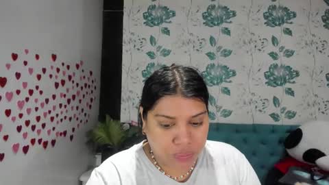 Snapshot of lindabreexlove chatting on 02.20.25 online show from 02.20.25