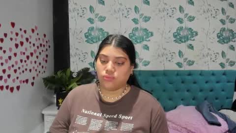 Snapshot of lindabreexlove chatting on 02.25.25 online show from 02.25.25