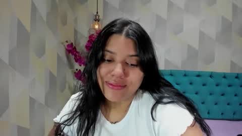 Snapshot of lindabreexlove chatting on 10.04.25 online show from 10.04.25