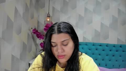 Snapshot of lindabreexlove chatting on 10.13.25 online show from 10.13.25