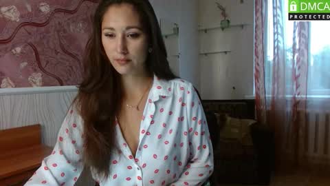 Snapshot of lindaernestine chatting on 10.01.25 LindaErnestine online show from 10.01.25