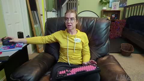 Snapshot of linzy19 chatting on 12.30.24 Linzy19 online show from 12.30.24