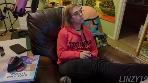 Snapshot of linzy19 chatting on 02.03.25 Linzy19 online show from 02.03.25