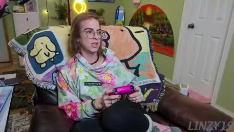 Snapshot of linzy19 chatting on 02.19.25 Linzy19 online show from 02.19.25