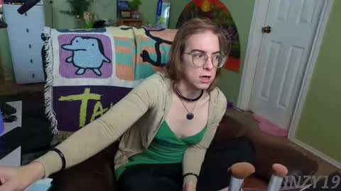 Snapshot of linzy19 chatting on 02.20.25 Linzy19 online show from 02.20.25