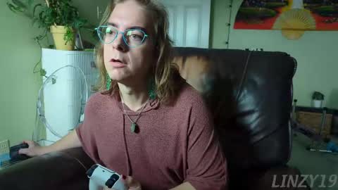 Snapshot of linzy19 chatting on 09.14.25 Linzy19 online show from 09.14.25