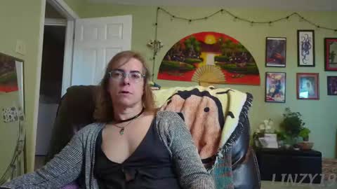 Snapshot of linzy19 chatting on 09.25.25 Linzy19 online show from 09.25.25