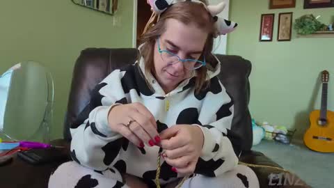 Snapshot of linzy19 chatting on 11.06.25 Linzy19 online show from 11.06.25