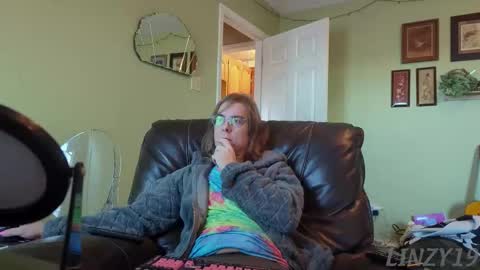 Snapshot of linzy19 chatting on 11.17.25 Linzy19 online show from 11.17.25