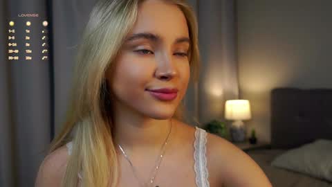 Snapshot of lipswithsmileonthem chatting on 02.06.25 Amelia online show from 02.06.25
