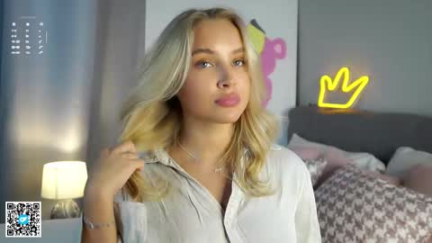 Snapshot of lipswithsmileonthem chatting on 10.01.25 Amelia online show from 10.01.25