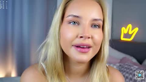 Snapshot of lipswithsmileonthem chatting on 10.10.25 Amelia online show from 10.10.25