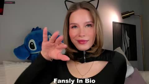 Lina online show from 10.19.25